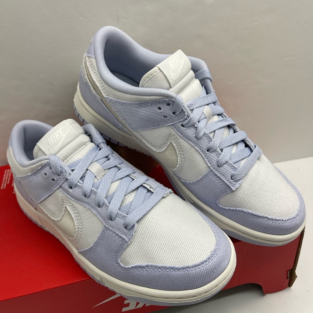 Nike WMNS Light Purple W NIKE DUNK LOW
GHOST/SUMMIT WHITE HF1985 001 Sneakers - Picture 6 of 16